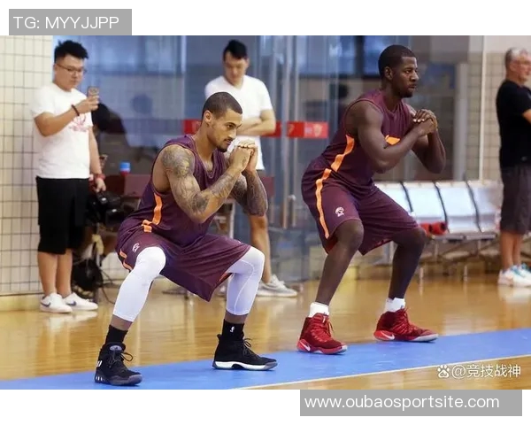 科尔谈巴特勒伤情仅知左膝受伤其余情况不明